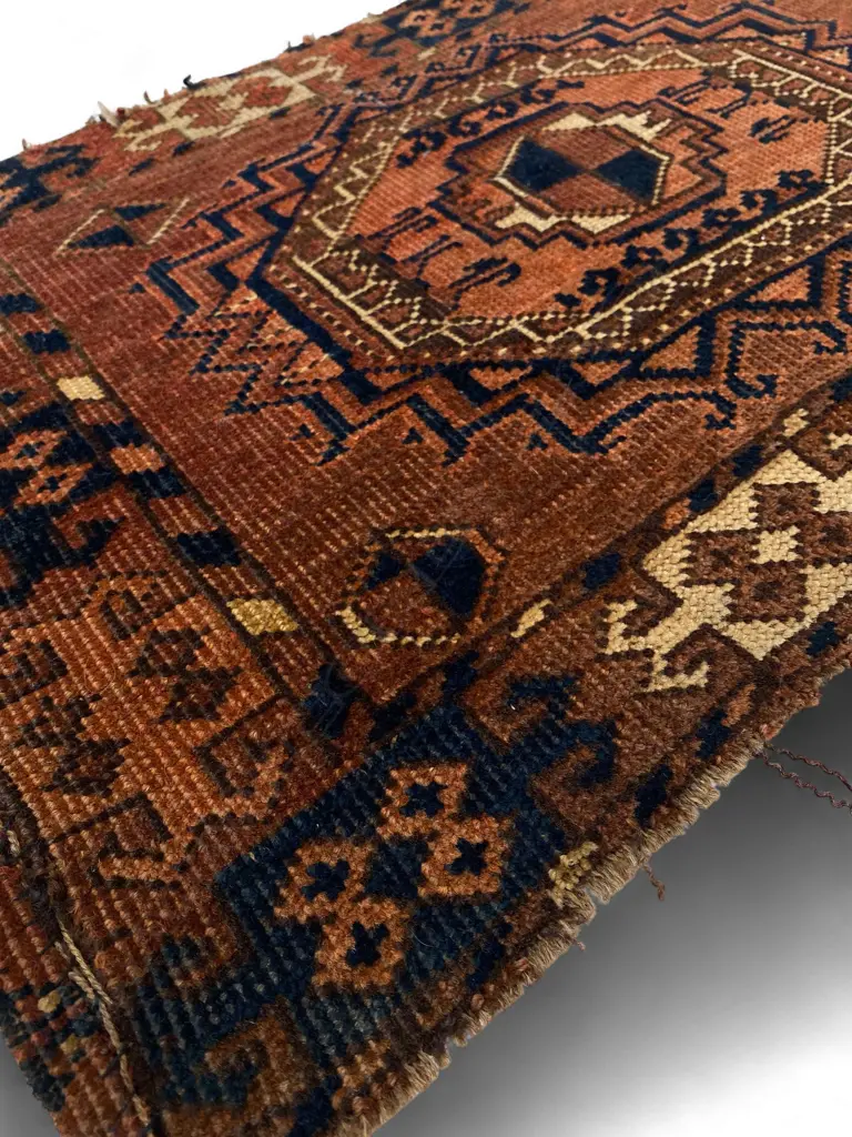 Carpet fragment - wool pile, - Yomut - Turkemen - red ground - single gül, Image 1++